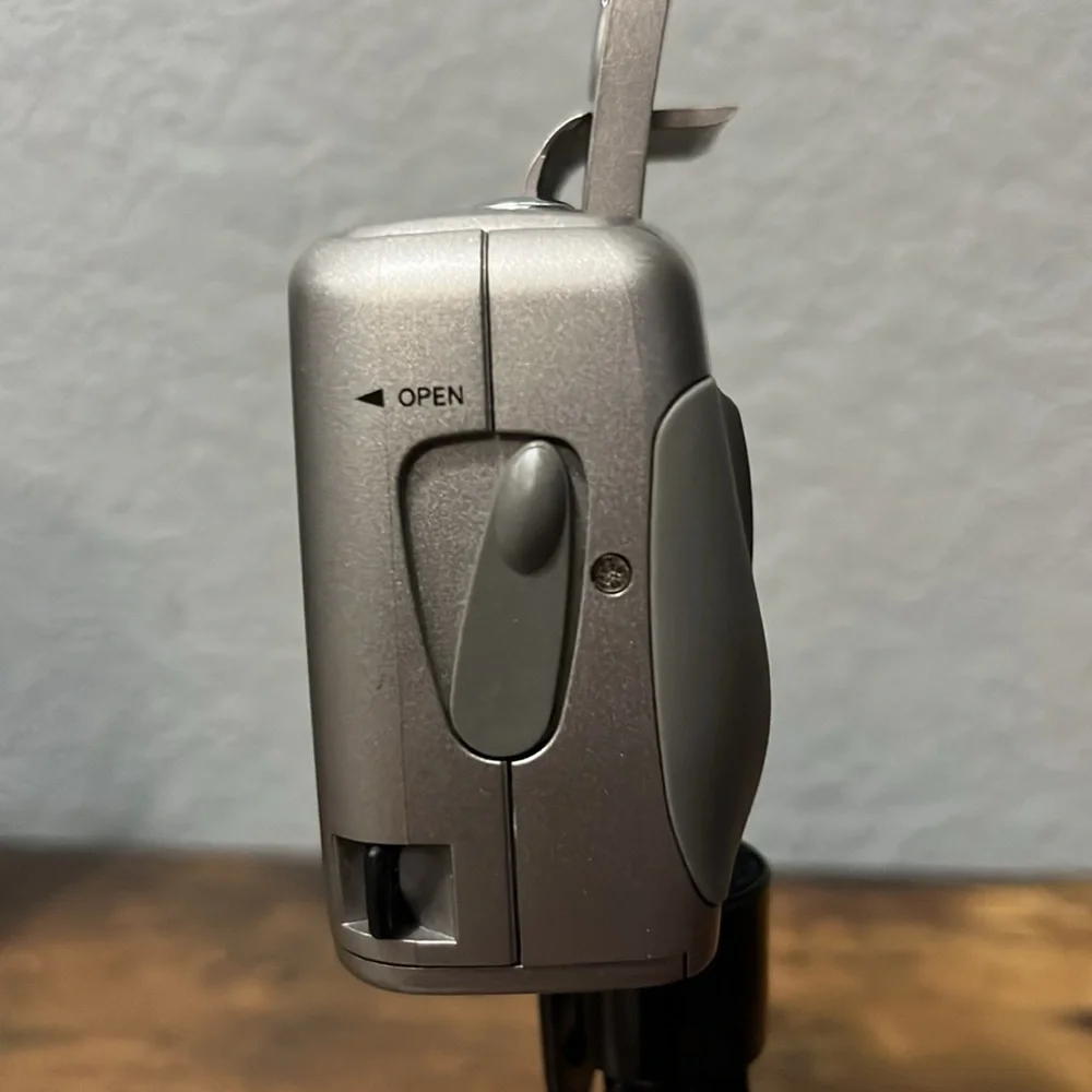 Kodak Advantix C400 Silver Film Camera with Black Case and Tripod